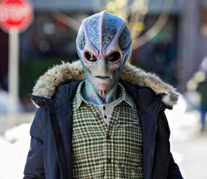 Mini critique Resident Alien (S01E01)